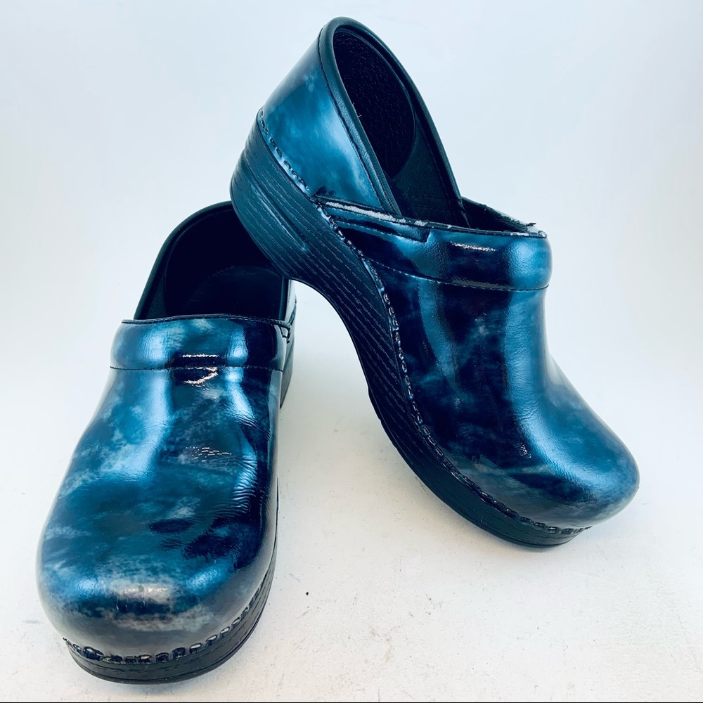 Dansko Black Blue Gray Abstract Professional Stapled Clogs 37 6.5 7 FLAWS